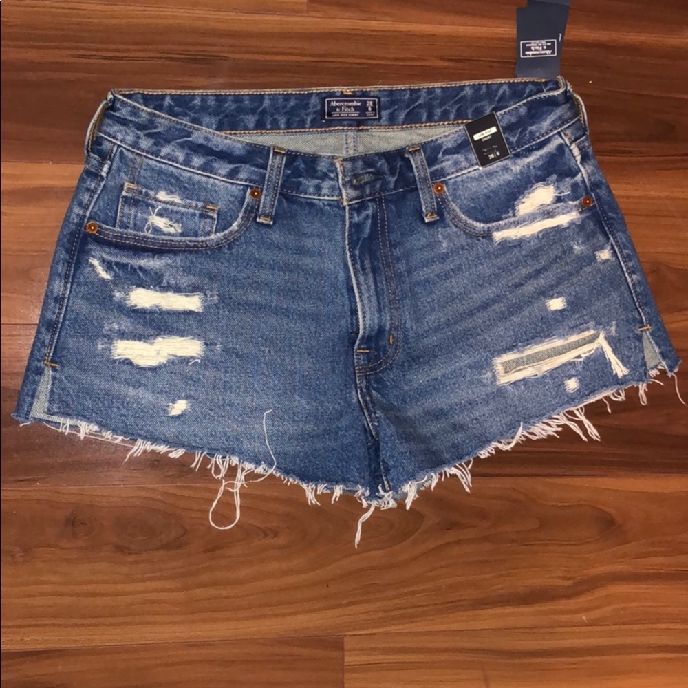Abercrombie and Fitch- low rise short